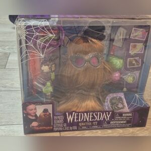 New Wednesday Ignatius Itt Styling Head with Accessories